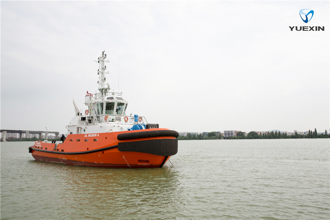 32m tug AL MOBIN 4-2.jpg 32m tug AL MOBIN 4-2.jpg